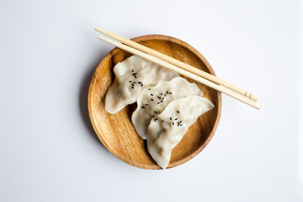 GYOZAS CLÁSICAS VS. INNOVADORAS EN SUSHISOM