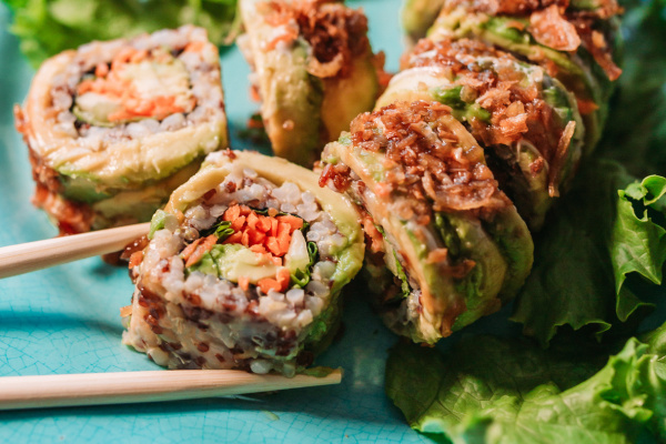 Sushi para todos: opciones veganas y sin gluten para disfrutar este verano en Sushisom
