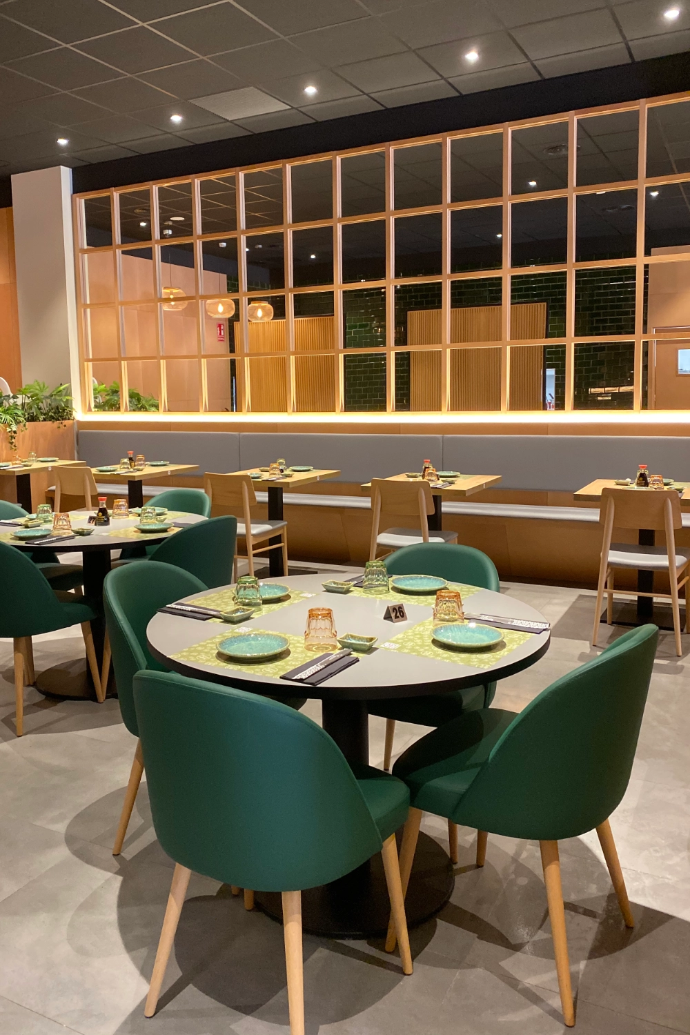 Mesas para grupos y familias — Sushisom Zaragoza La Torre Outlet