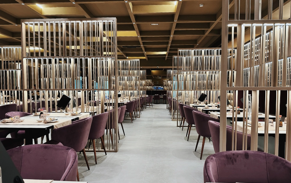Interior del restaurante asiático — Sushisom Valladolid Vallsur