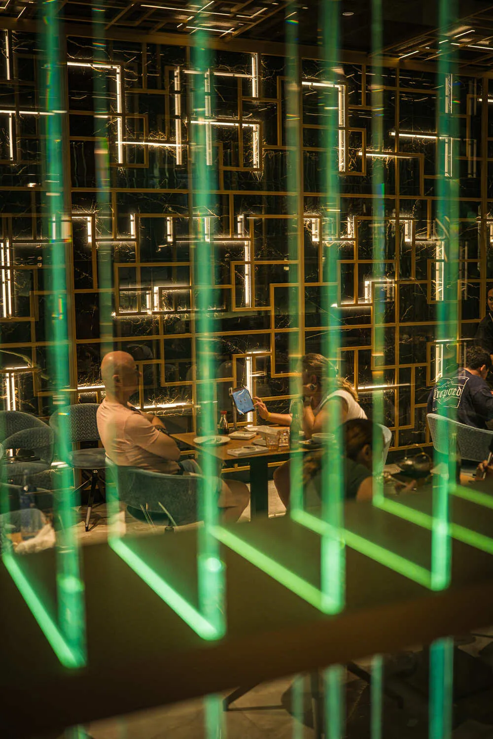 All You Can Eat bajo luces verdes — Sushisom Murcia