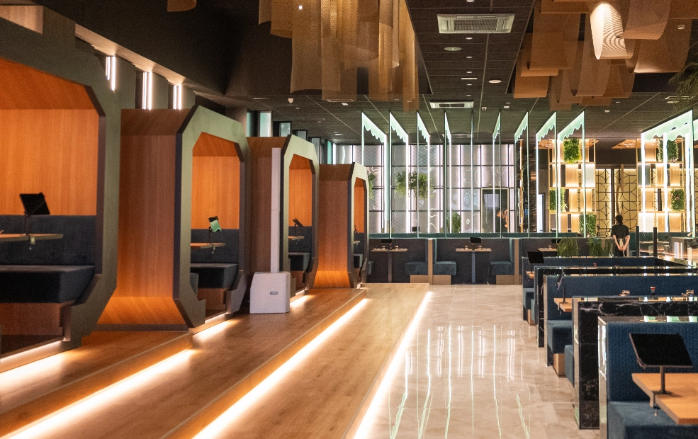 Mesas del restaurante asiático — Sushisom Sevilla Dos Hermanas