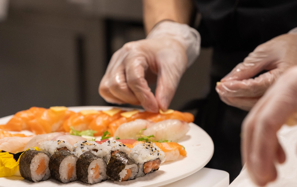 Combinado de sushi de nuestra cocina — Sushisom Sevilla Dos Hermanas