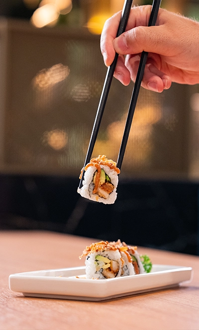Crispy chicken roll — Sushisom Sevilla Dos Hermanas