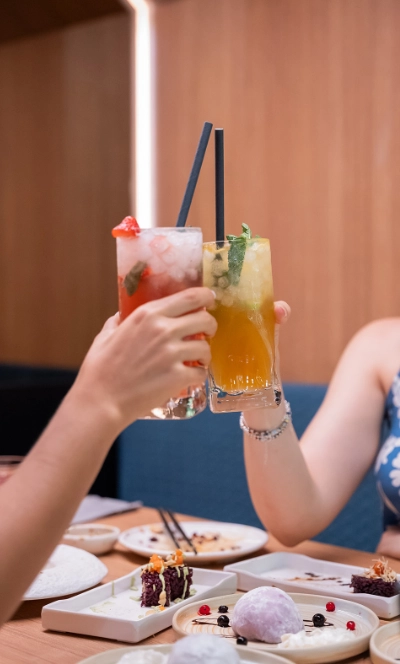 Brindis con cócteles y postres — Sushisom Córdoba